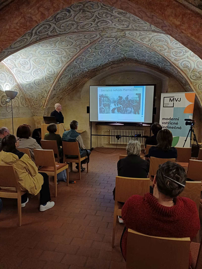 Videozáznam z přednášky Marie Curie-Skłodowská a pět Nobelových cen v jedné rodině